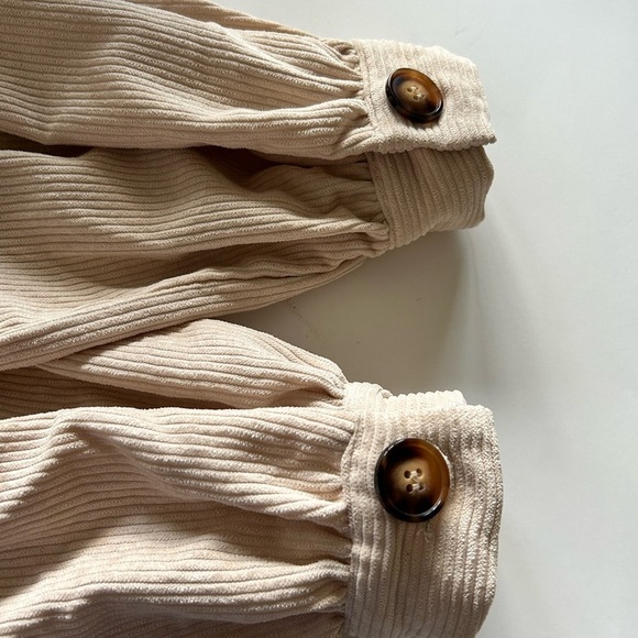 NWOT SHEIN FRENCHY FLAP POCKET, CROP CORDUROY JACKET SZ L. Trendy, neutral tone - Picture 8 of 10